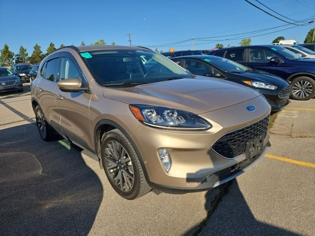 2020 Ford Escape Titanium Hybrid photo 2