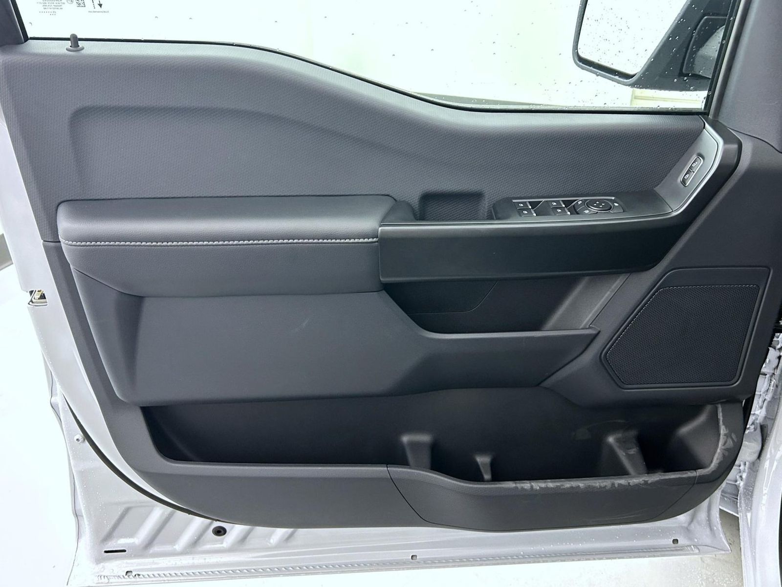 2025 Ford F-150 STX photo 7