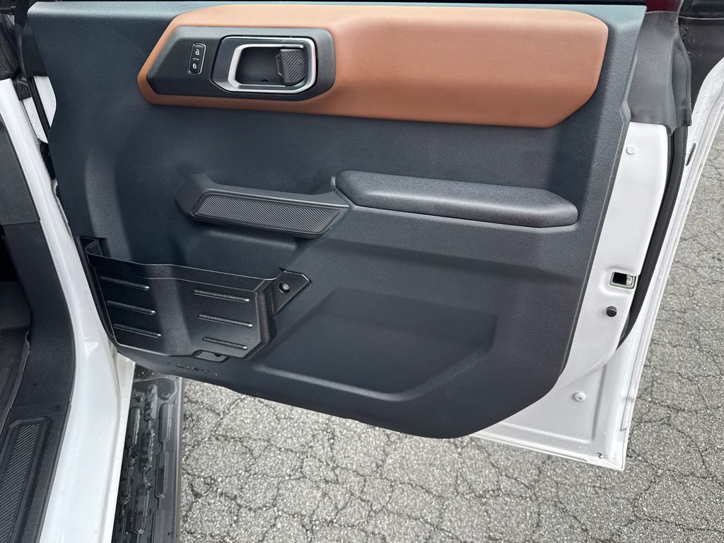 2024 Ford Bronco Outer Banks photo 14