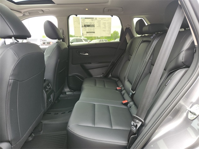 2025 Nissan Rogue SL photo 7