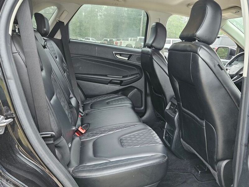 2023 Ford Edge Titanium photo 16