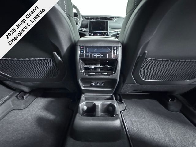 2025 Jeep Grand Cherokee Laredo photo 25