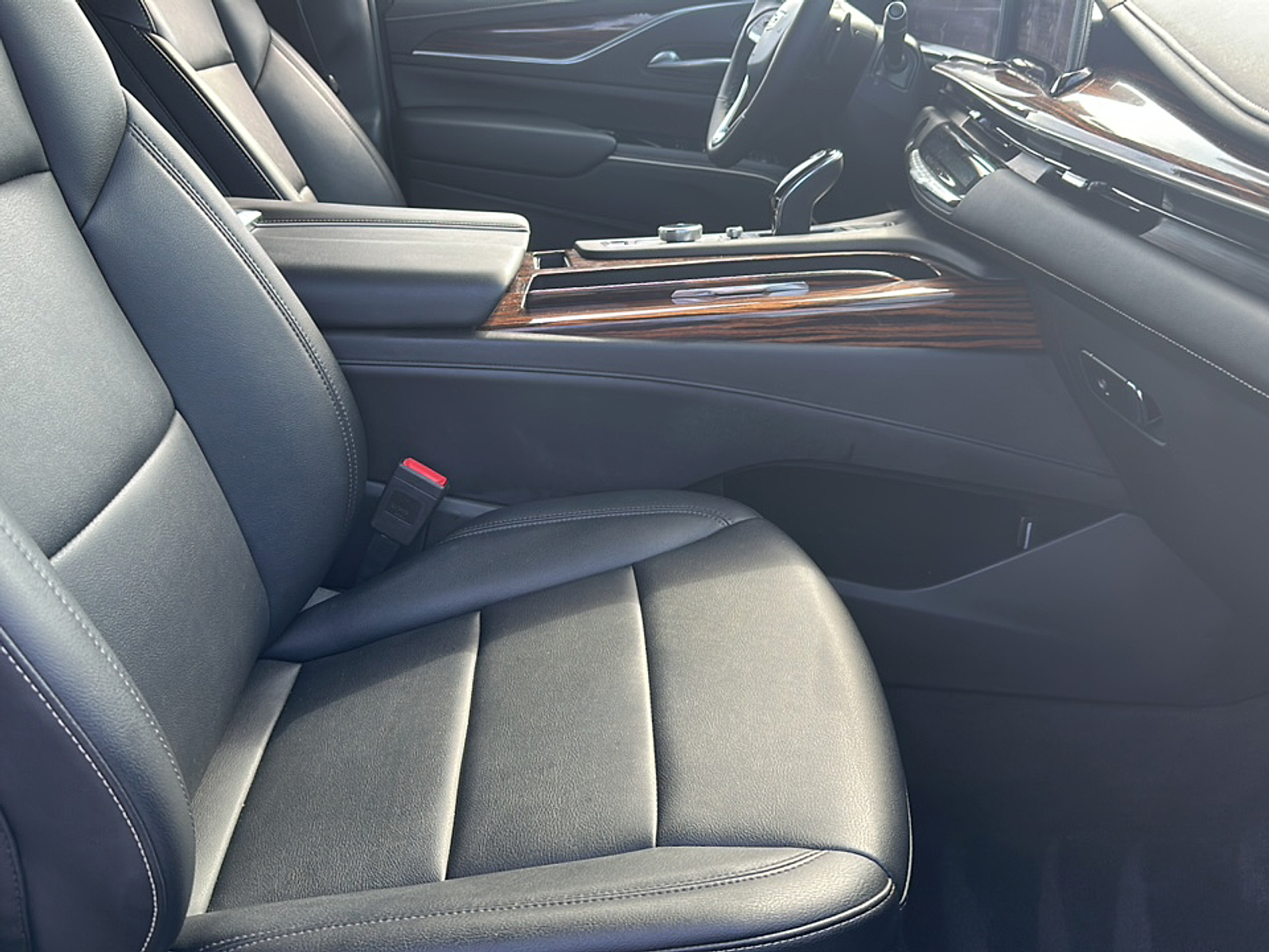 2023 Cadillac Escalade Luxury photo 11