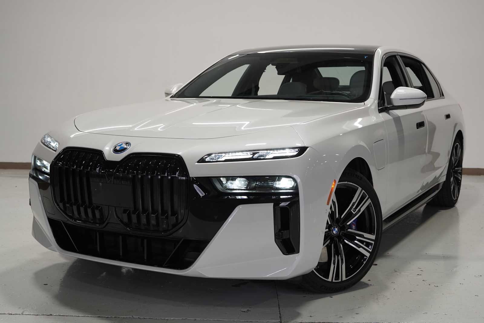 2024 BMW 7 Series 750e xDrive