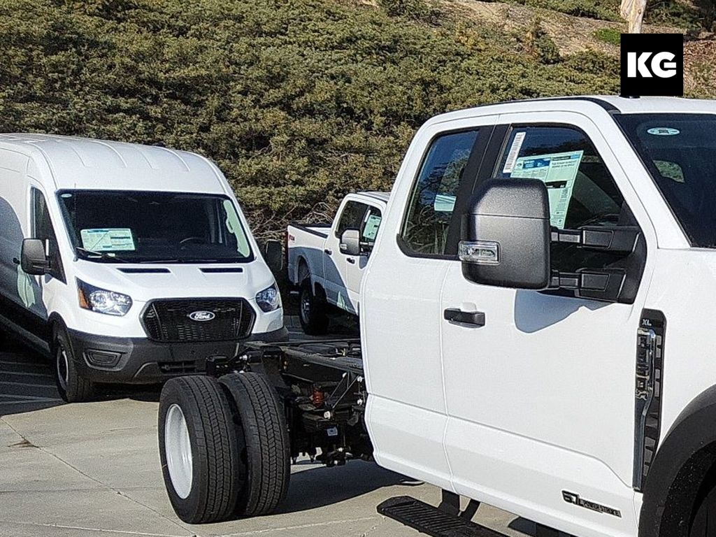 2026 Ford F-450 Super Duty Chassis Cab XL's photo