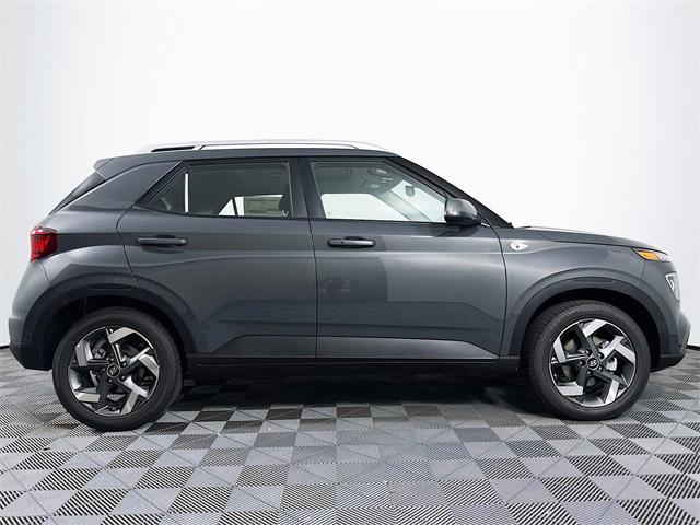 2025 Hyundai Venue SEL photo 6