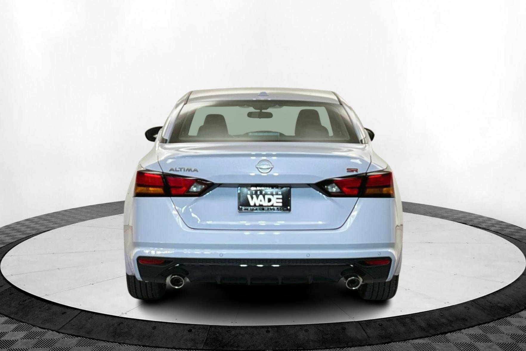 2025 Nissan Altima SR photo 4