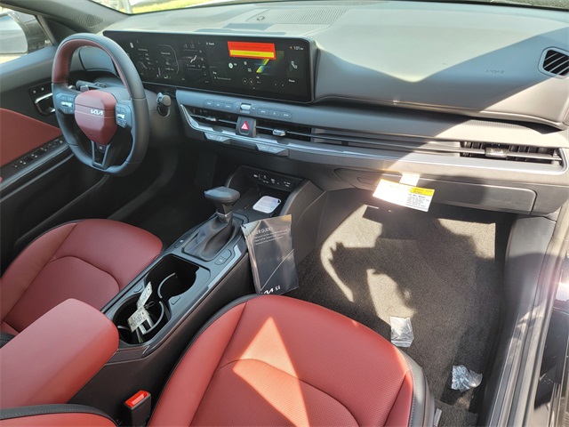 2025 Kia K4 GT-Line photo 16