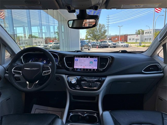 2022 Chrysler Pacifica Hybrid Limited photo 57