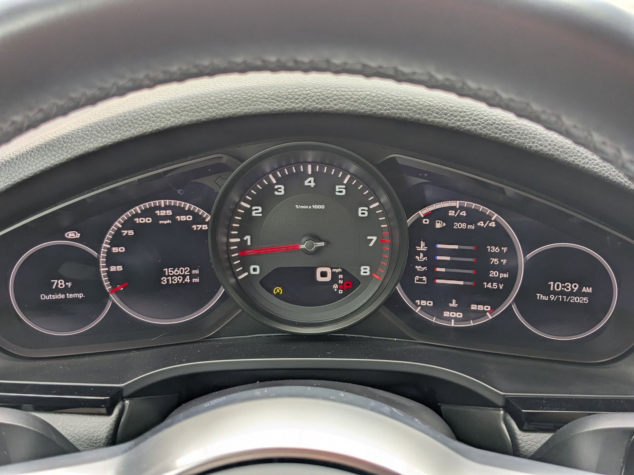 2023 Porsche Cayenne Platinum Edition photo 11