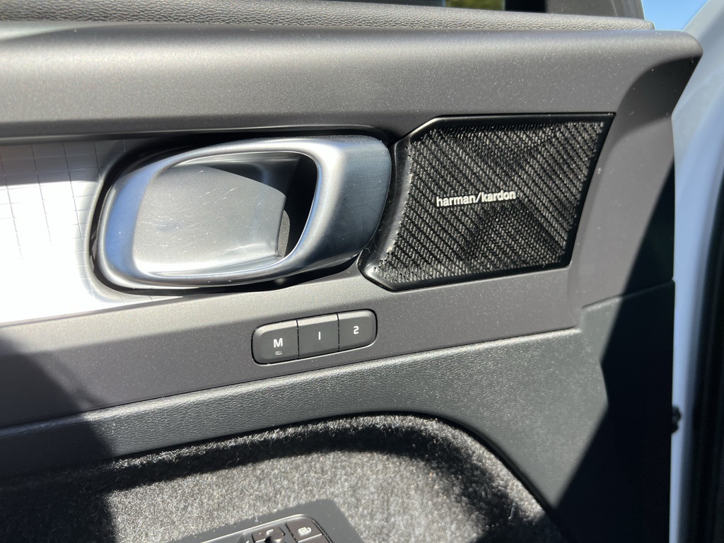 2019 Volvo XC40 T5 Momentum photo 12