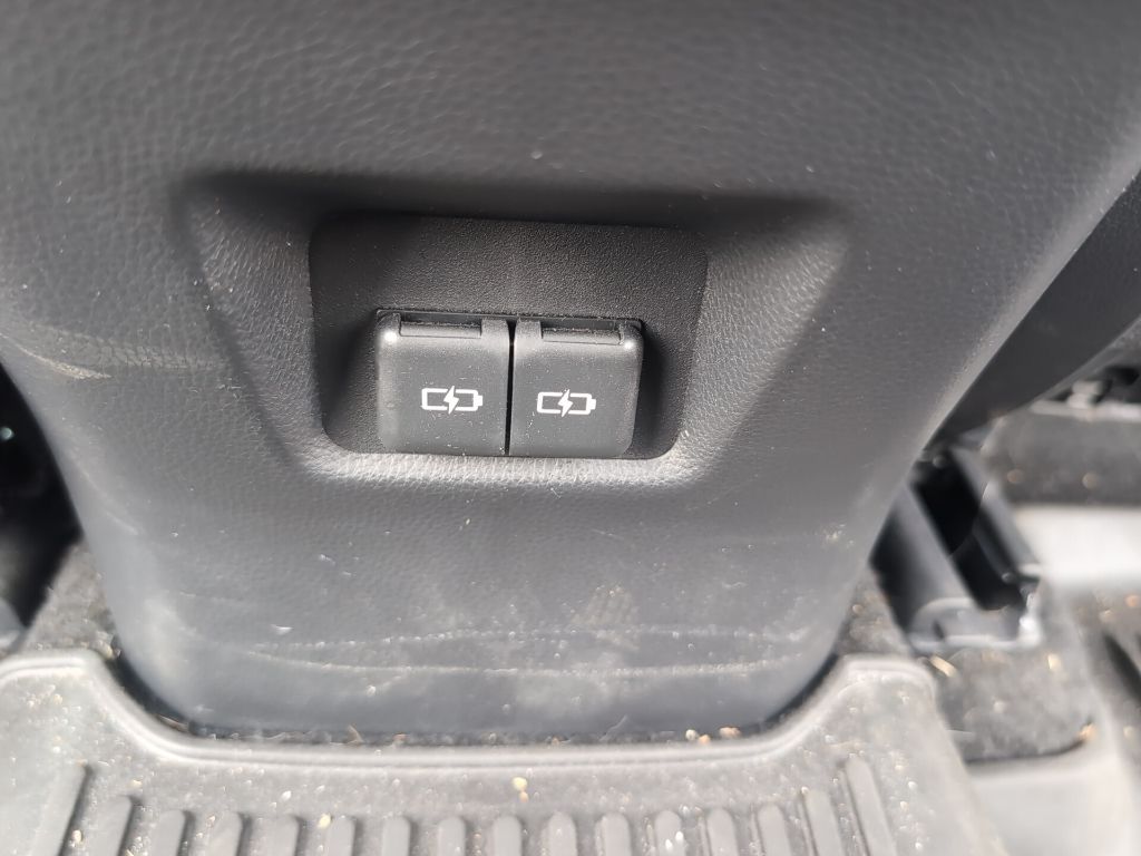 2023 Toyota RAV4 XLE photo 16