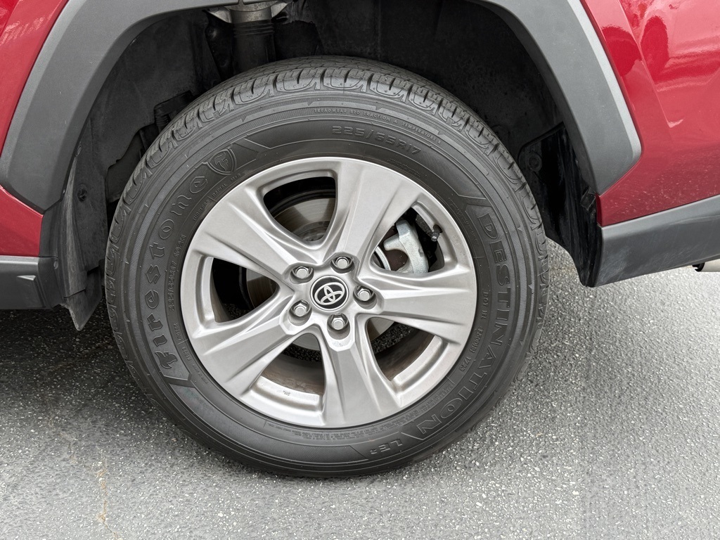 2023 Toyota RAV4 Hybrid XLE photo 9