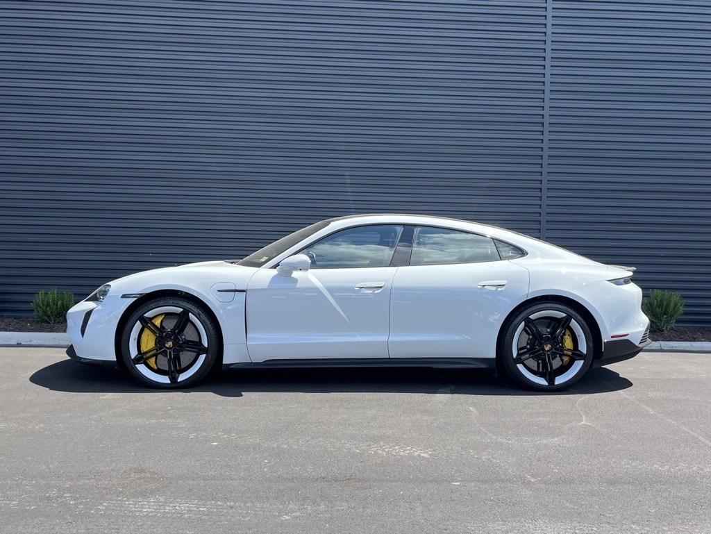 2020 Porsche Taycan Turbo S photo 2