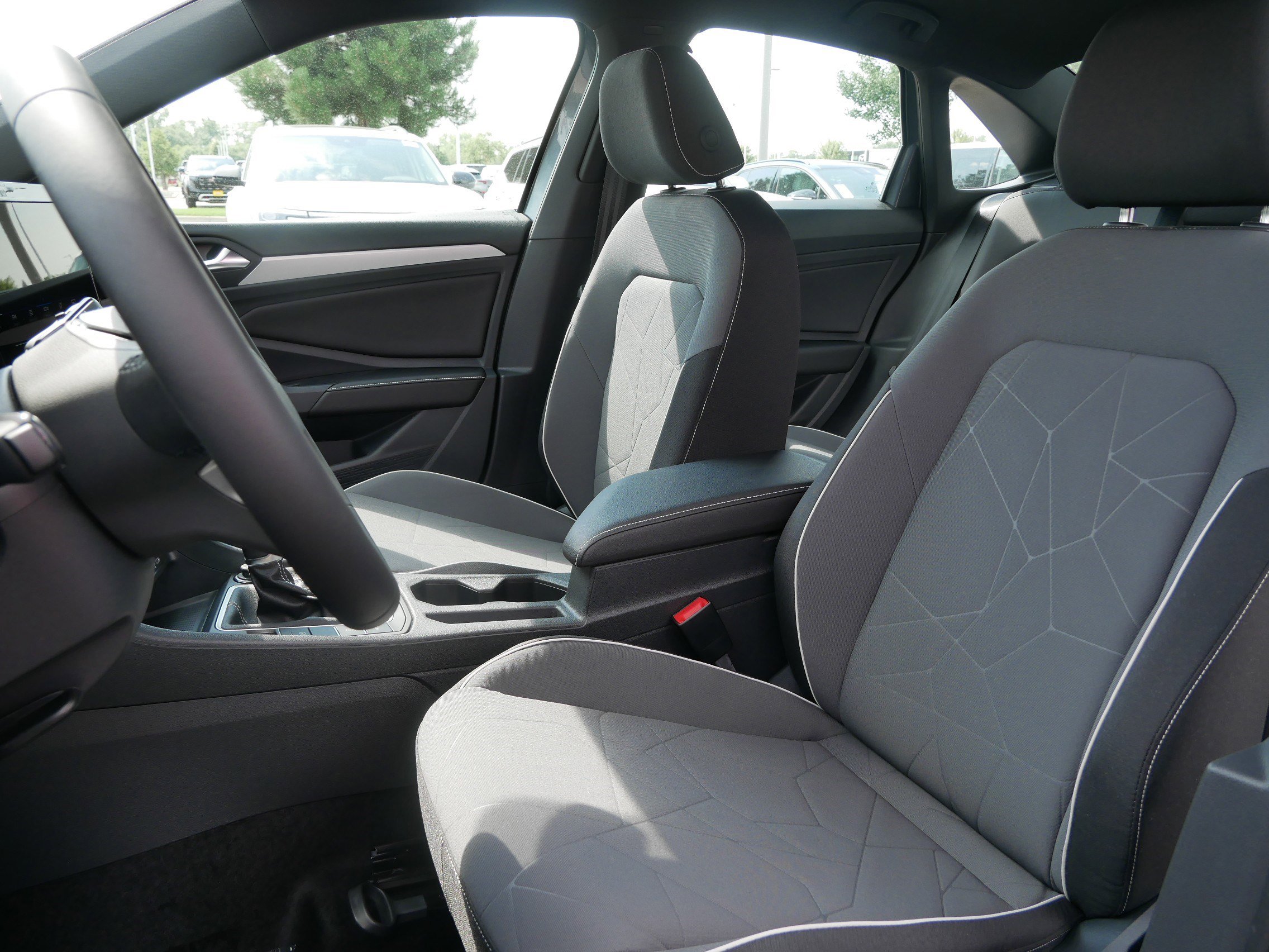 2025 Volkswagen Jetta Sport photo 4