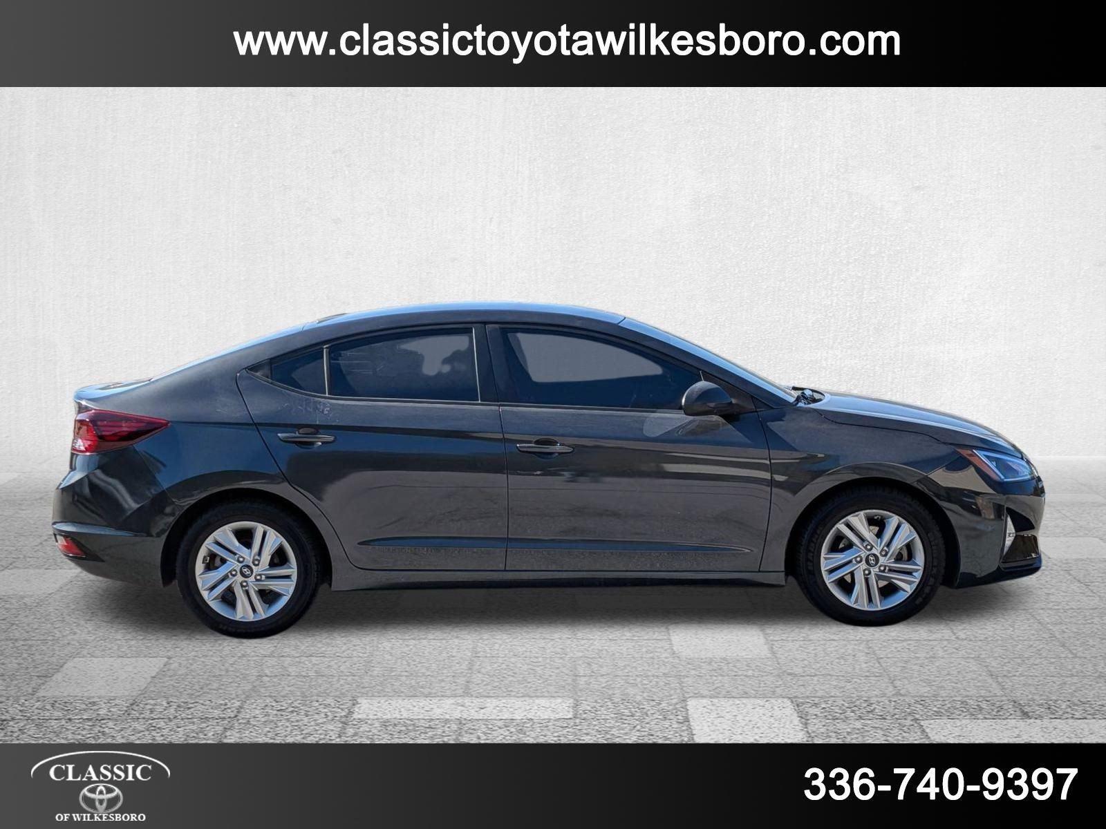 2020 Hyundai Elantra SEL photo 4