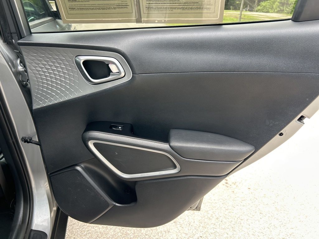 2023 Kia Soul LX photo 35