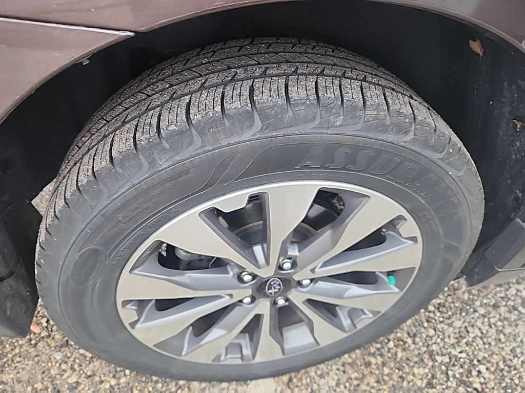 2019 Subaru Outback 2.5i Touring photo 3