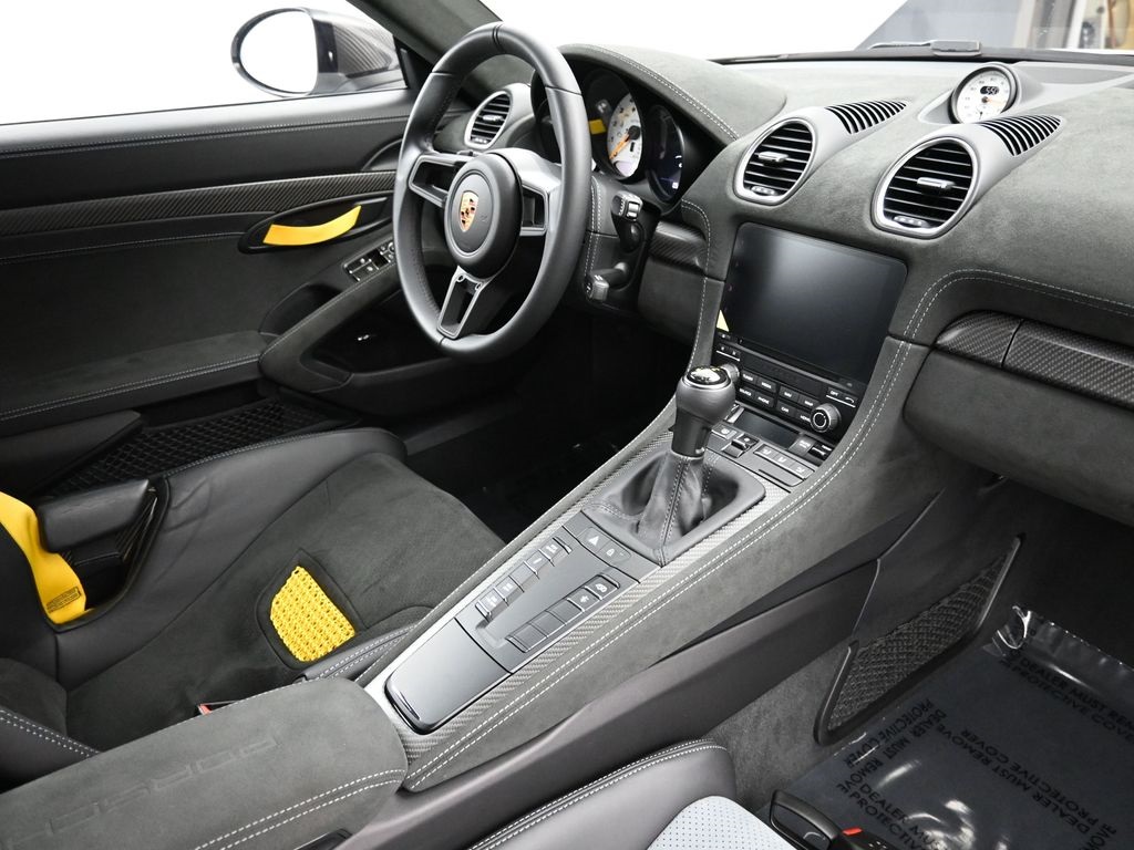 2024 Porsche Cayman GT4 RS photo 7