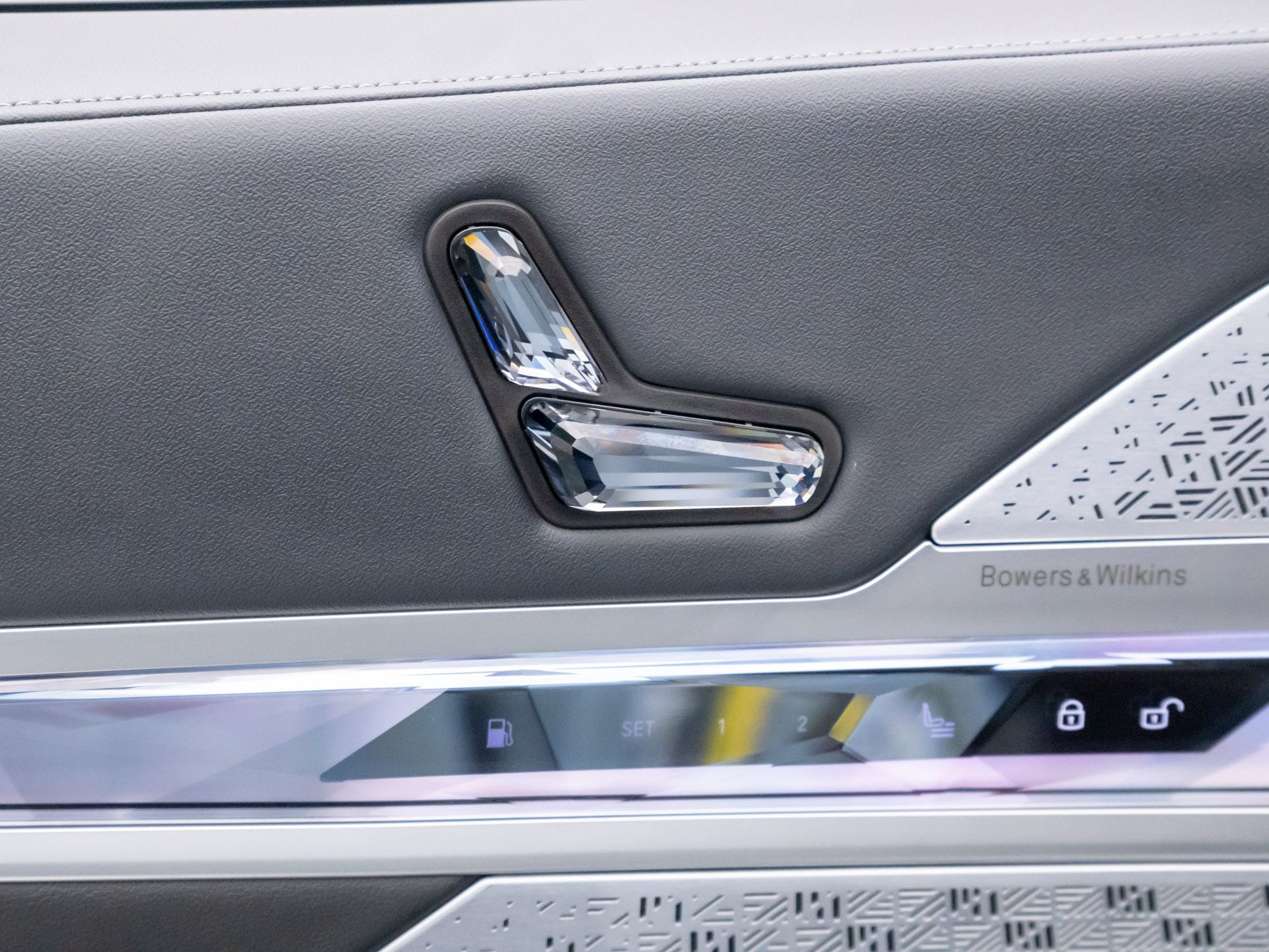 New 2025 Brooklyn Grey Metallic BMW 750e xDrive image 14