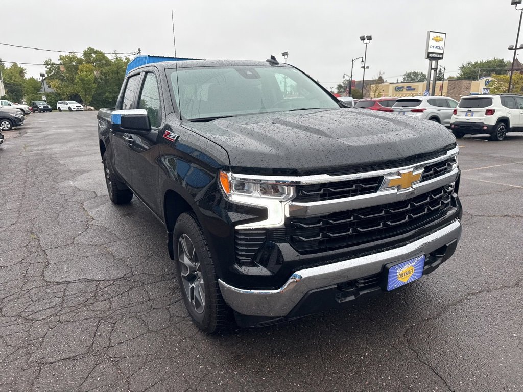 2025 Chevrolet Silverado 1500 LT photo 4