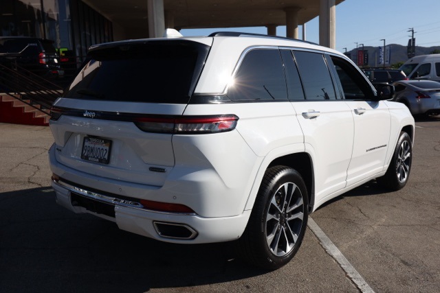 2022 Jeep Grand Cherokee Overland photo 3