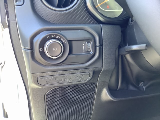 2025 Jeep Wrangler Rubicon photo 14