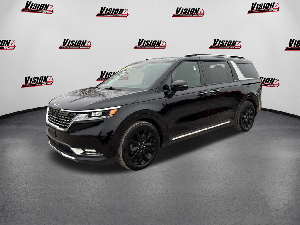 2024 Kia Carnival SX's photo