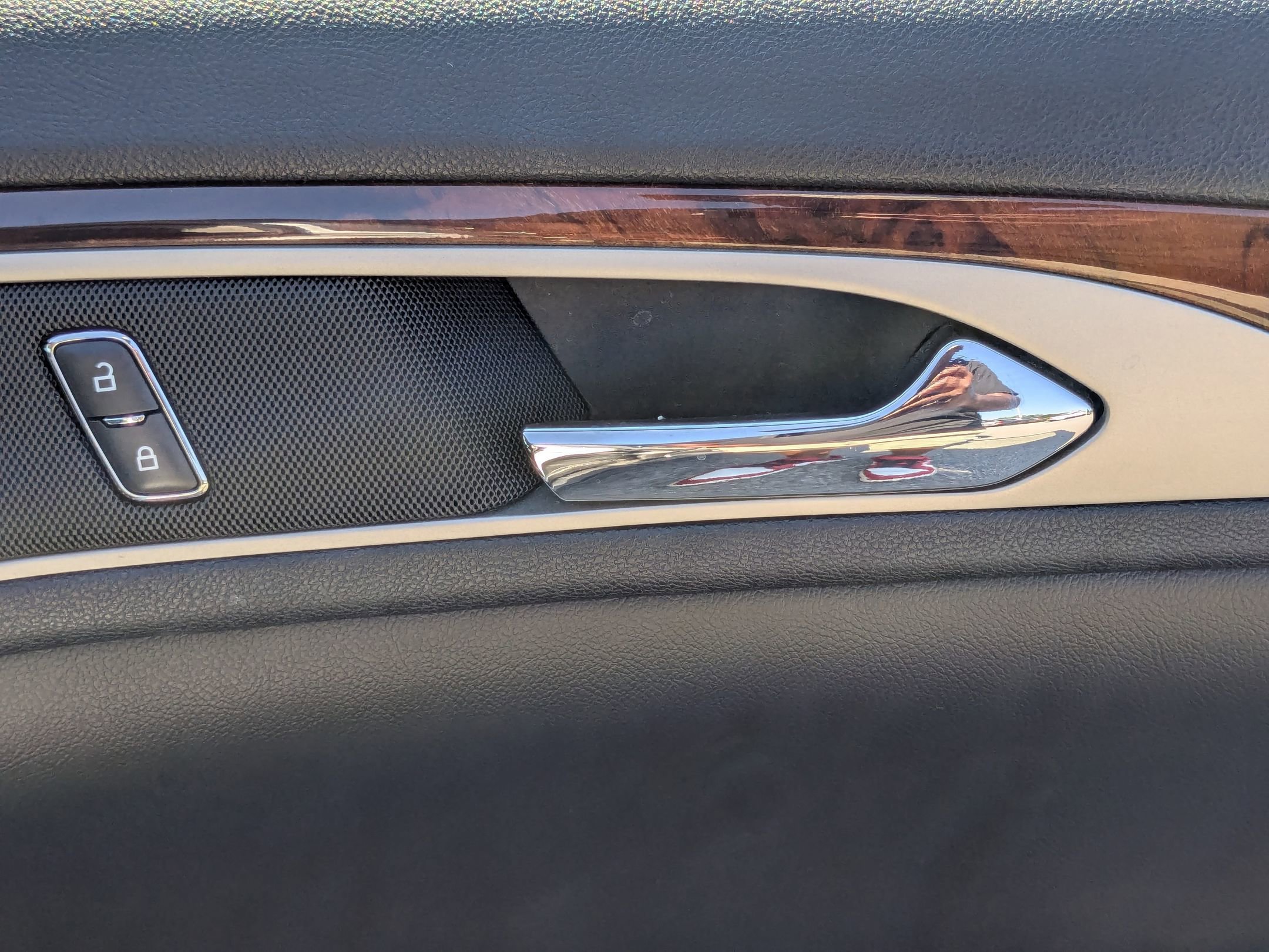 2016 Lincoln MKZ Base photo 34
