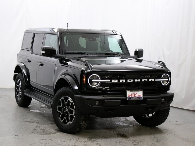 2025 Ford Bronco 4-Door Outer Banks's photo