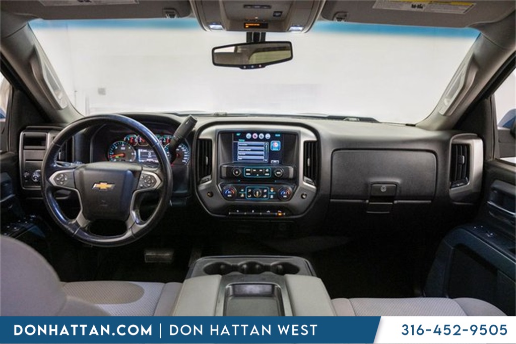 2016 Chevrolet Silverado 1500 LT photo 2