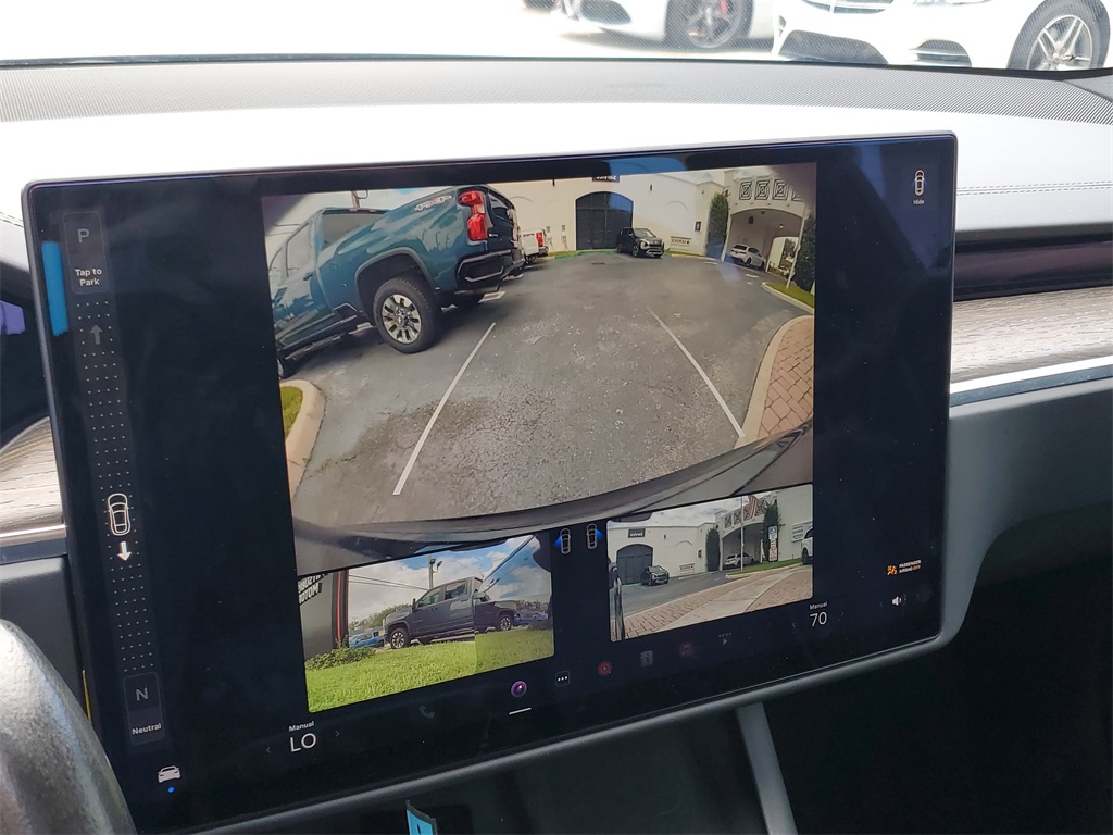 2022 Tesla Model S photo 25