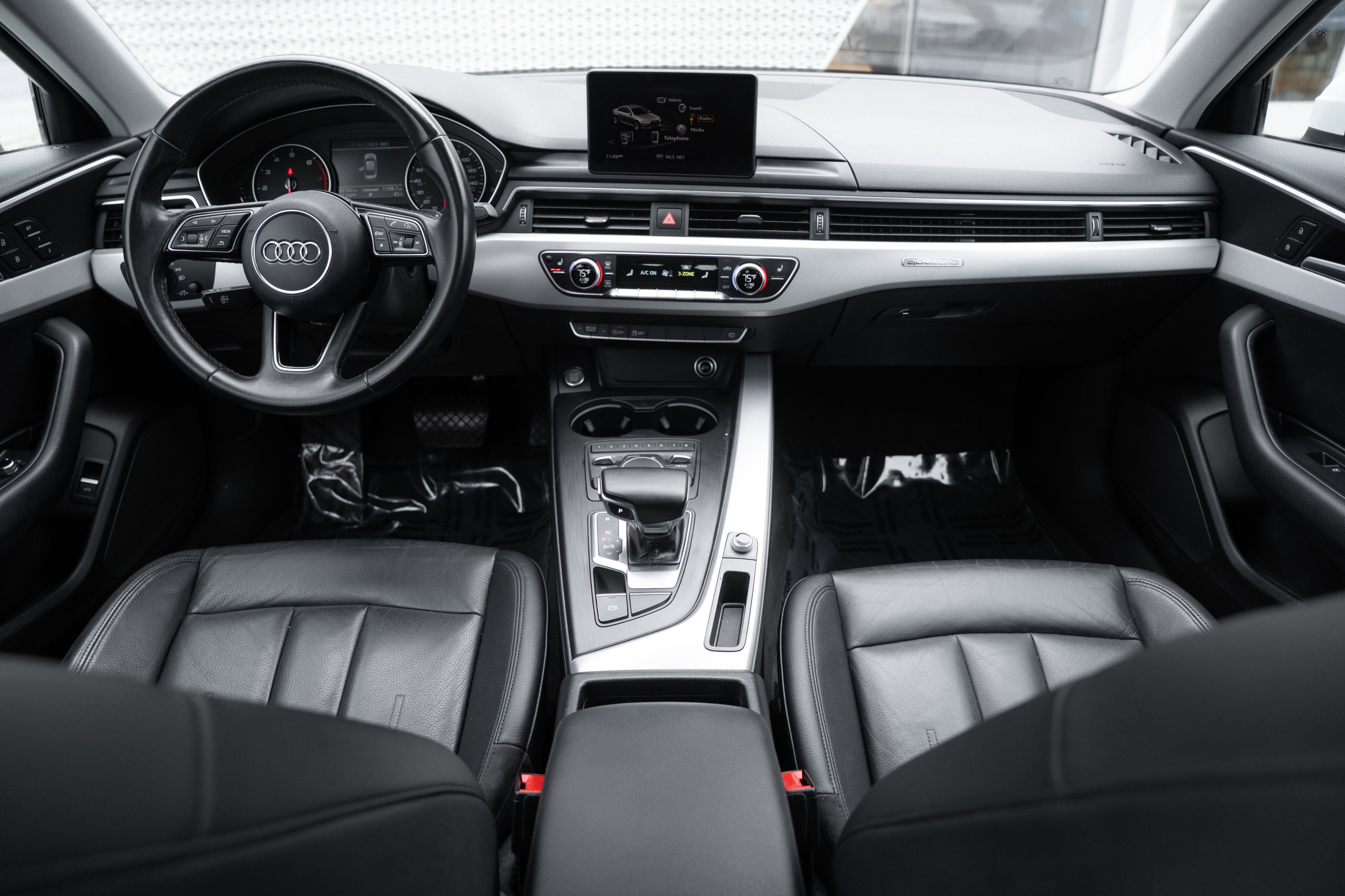 2017 Audi A4 Quattro Premium photo 2