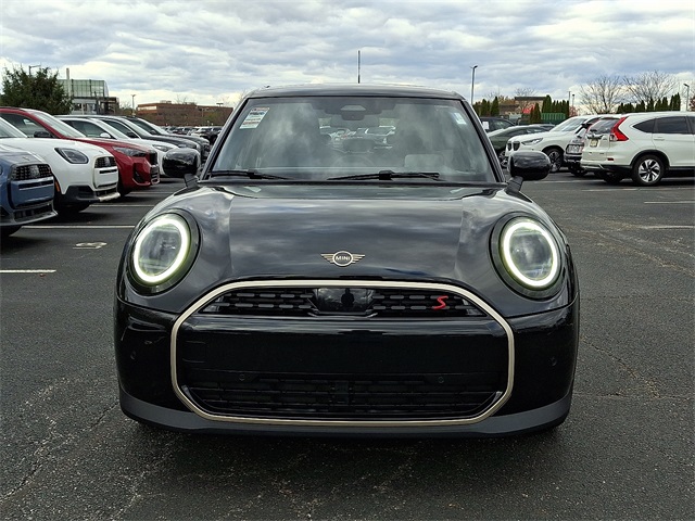 2026 Mini Cooper 4 Door Hardtop Signature photo 2