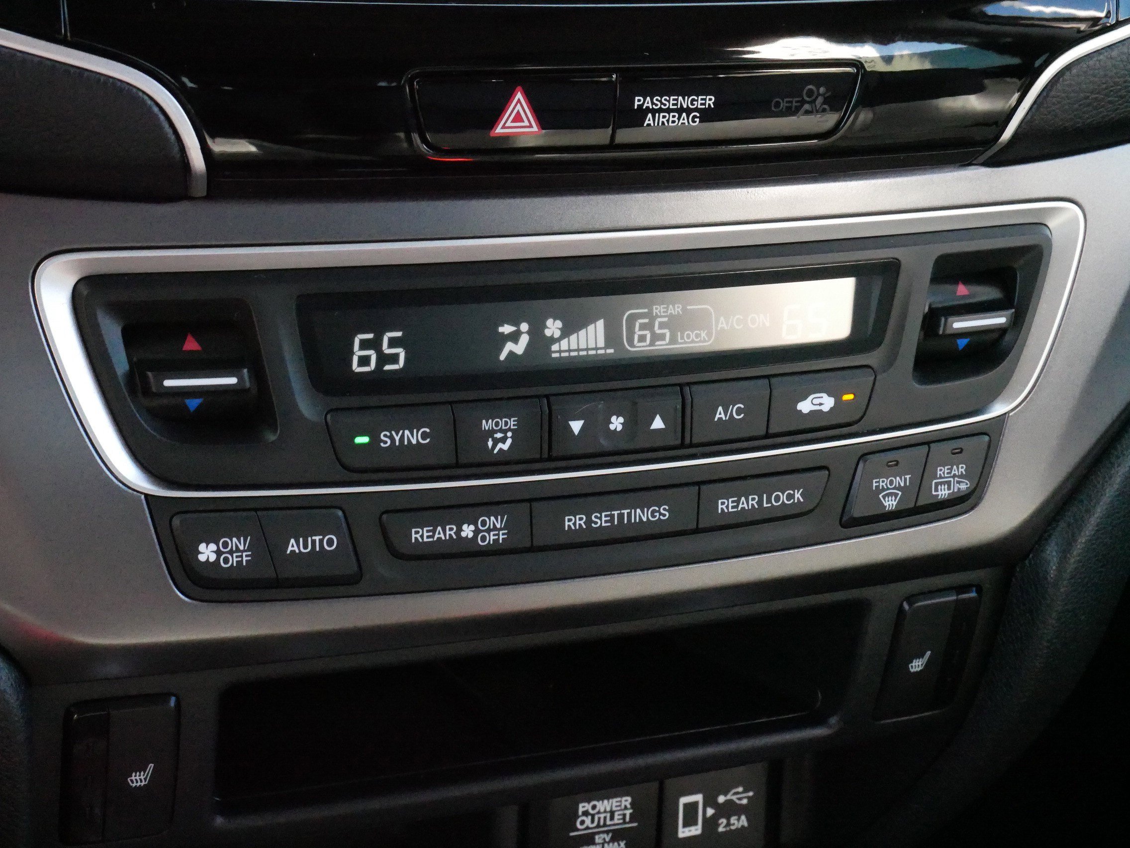 2022 Honda Pilot SE photo 22