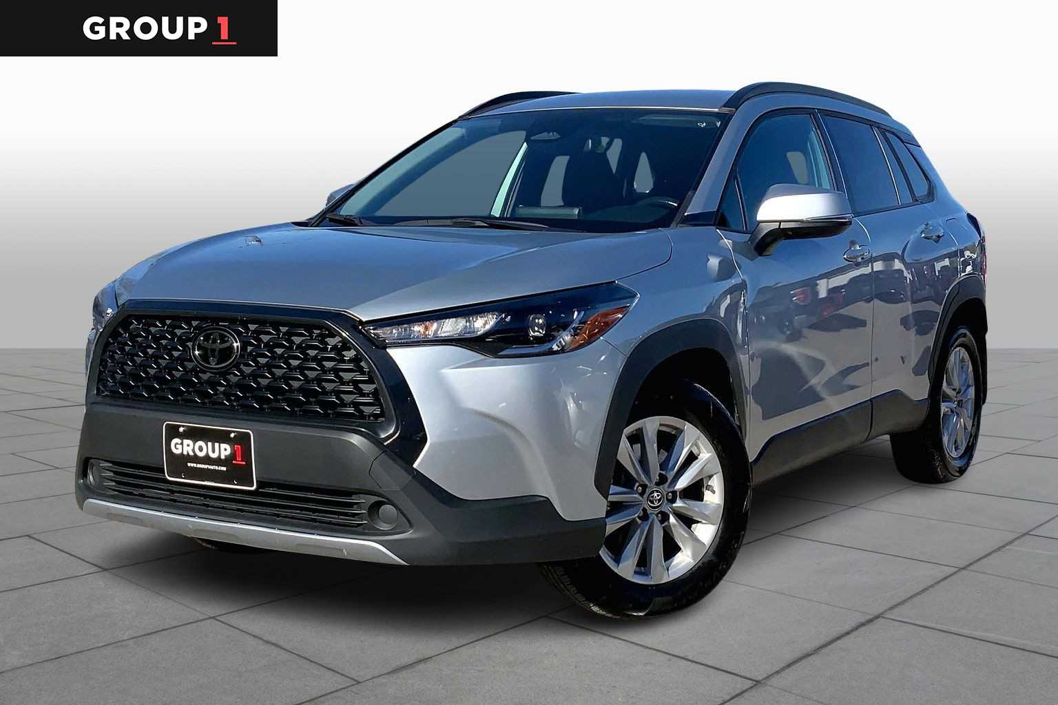 2023 Toyota Corolla Cross LE's photo