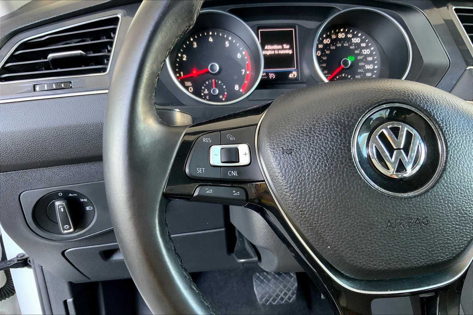 2018 Volkswagen Tiguan SE photo 22