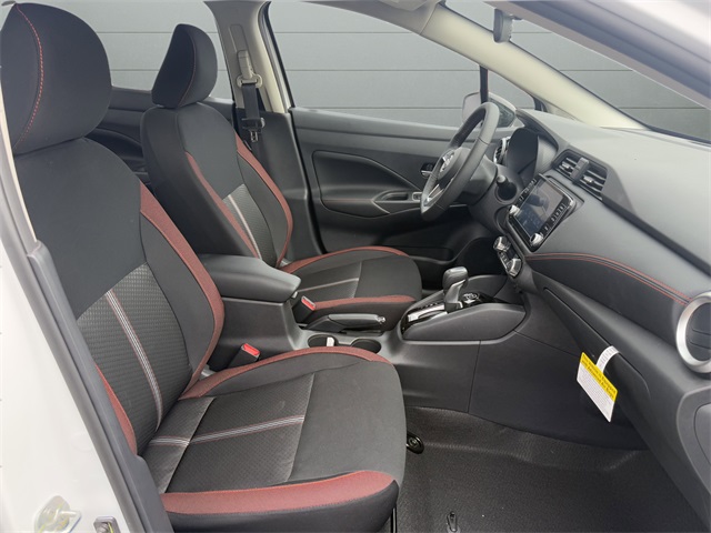 2025 Nissan Versa 1.6 SR photo 16