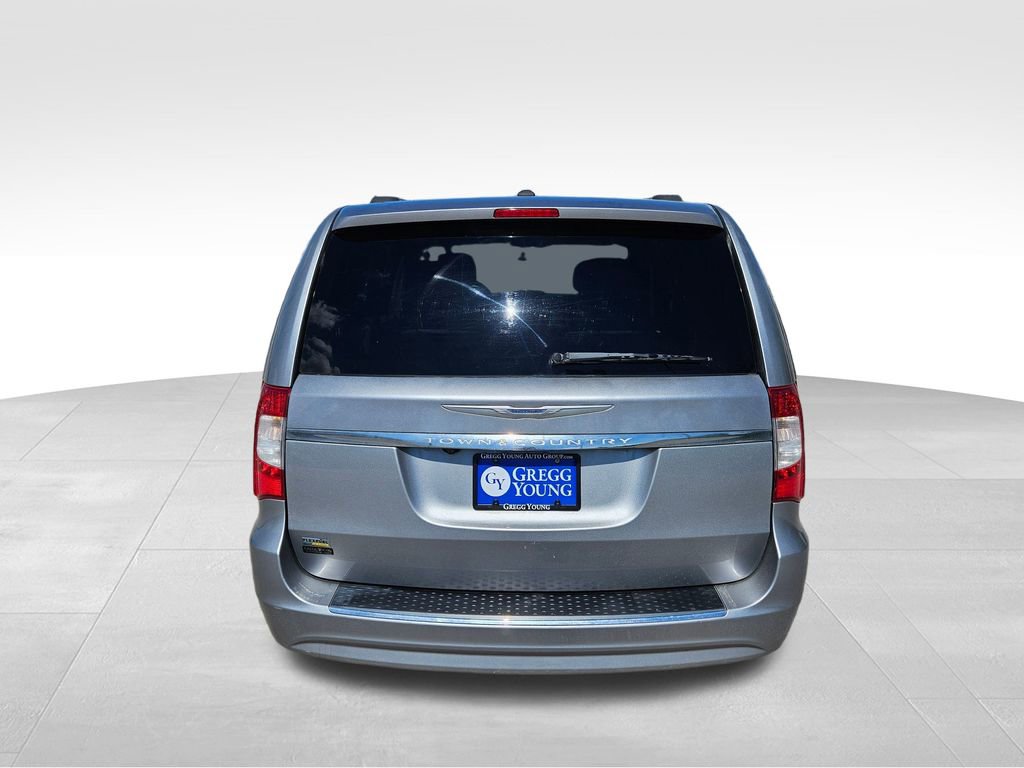 2016 Chrysler Town & Country Touring photo 6