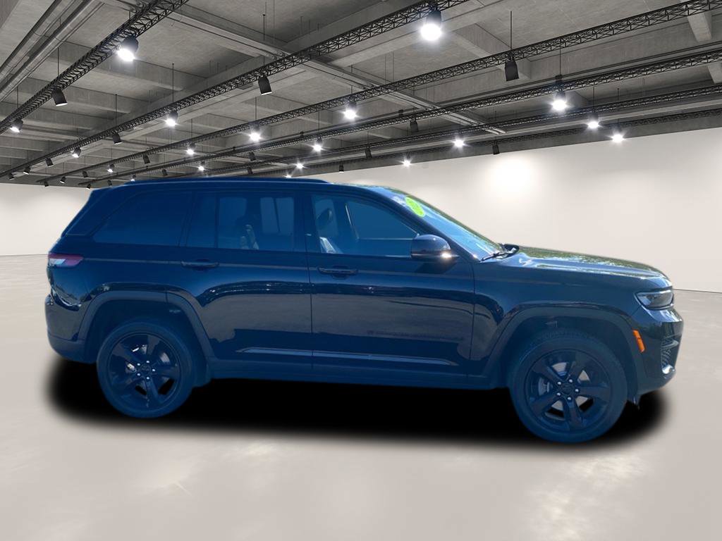2023 Jeep Grand Cherokee Altitude photo 7
