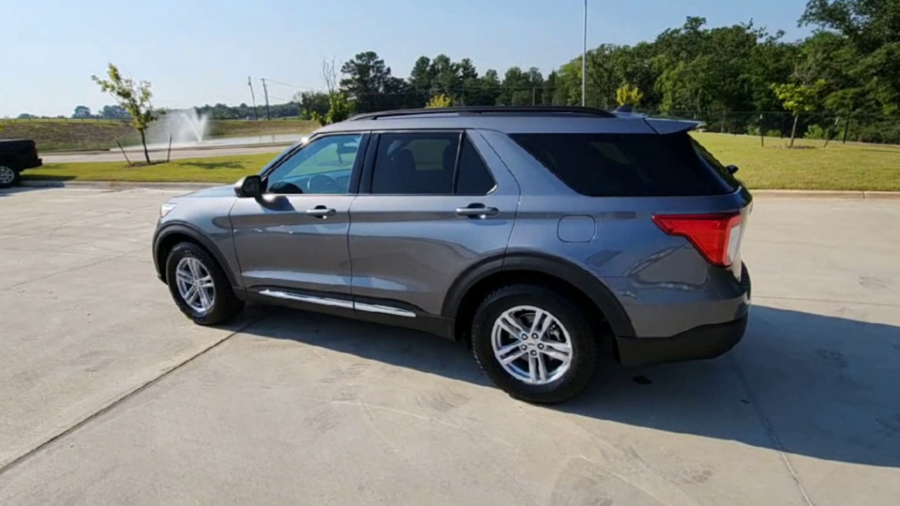 2024 Ford Explorer XLT photo 28