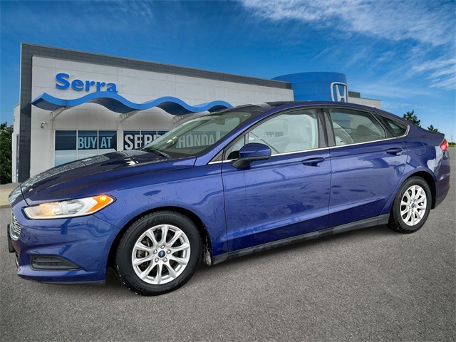 2015 Ford Fusion S's photo