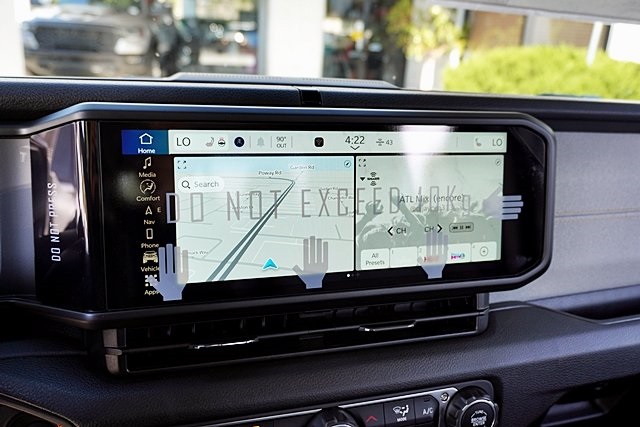 New 2025 Granite Crystal Metallic Clear-Coat Exterior Paint Jeep Sport S image 29