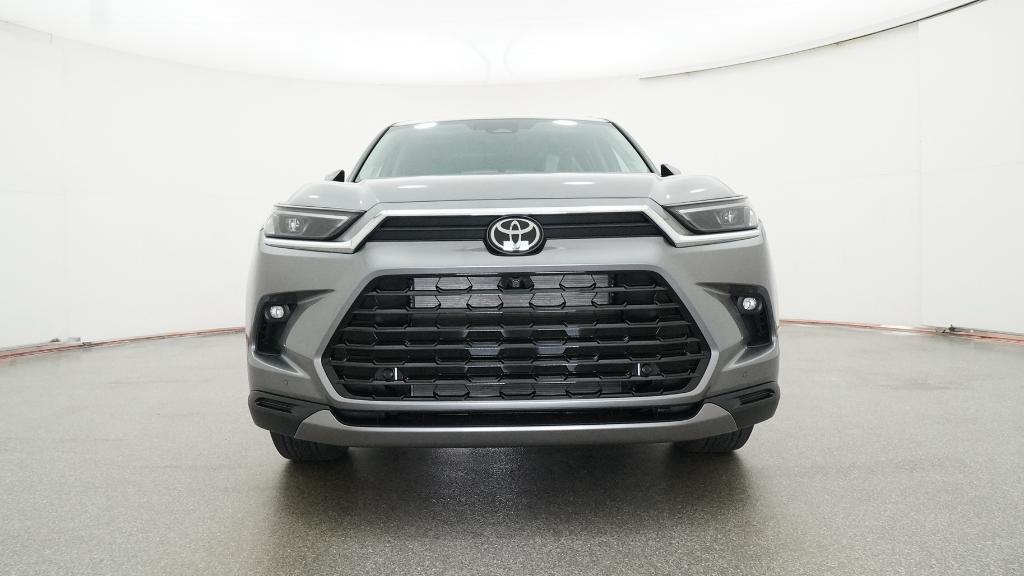 2026 Toyota Grand Highlander Limited photo 3