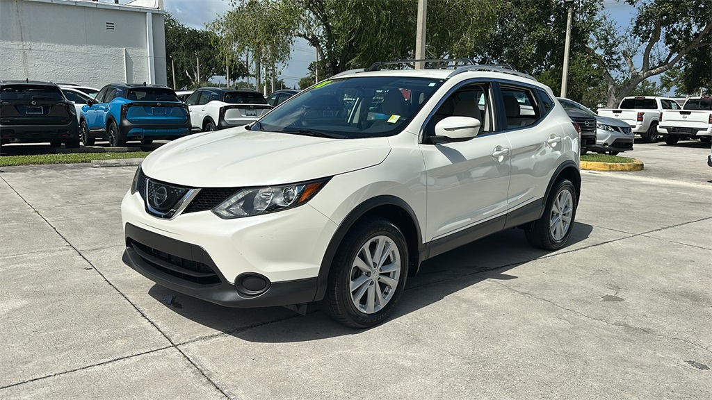 2018 Nissan Rogue Sport SV photo 2