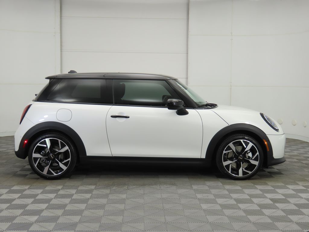 2026 Mini Cooper 2 Door Hardtop Signature photo 3