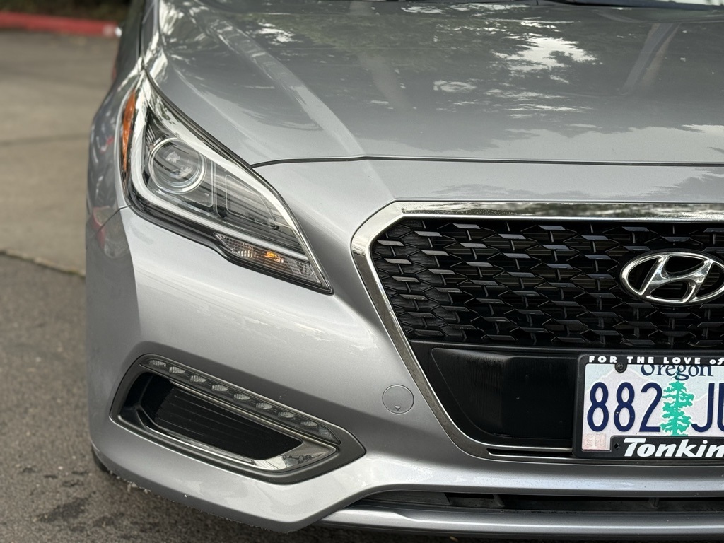 2017 Hyundai Sonata Hybrid Limited photo 2
