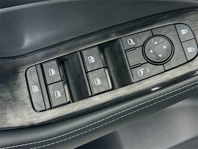 2025 Nissan Rogue SV photo 11