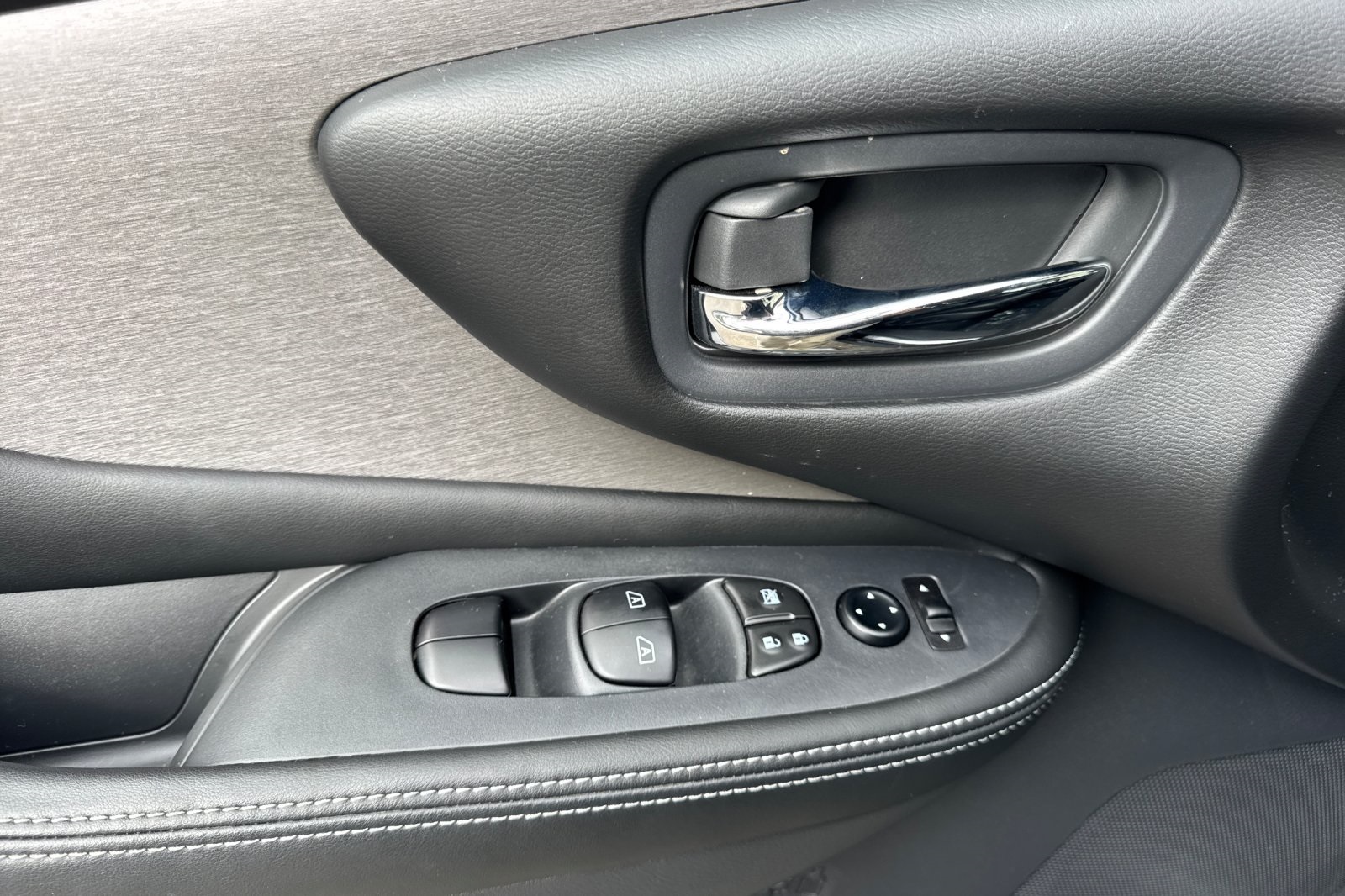 2024 Nissan Murano SV photo 12