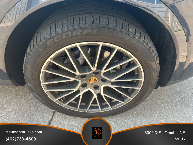 2020 Porsche Cayenne photo 6